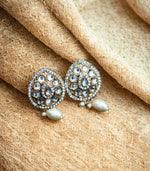 Load image into Gallery viewer, Heer Ivory Kundan Set