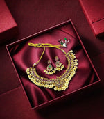 Load image into Gallery viewer, Royal Pearl Kundan Choker Set
