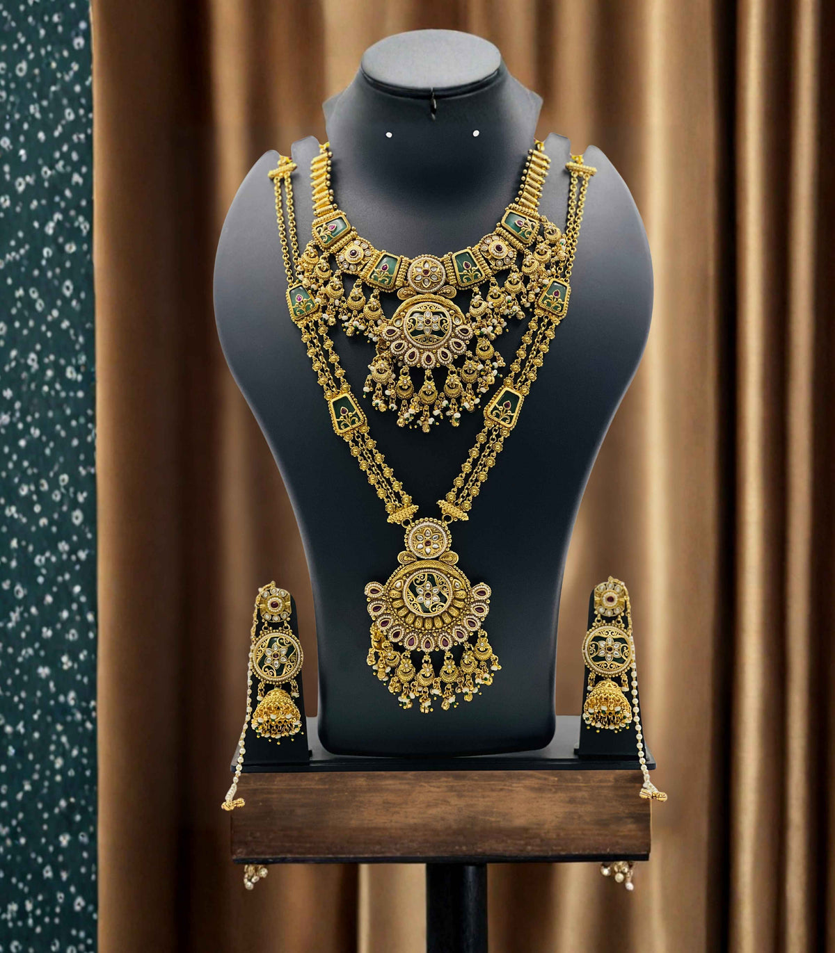 Maharani antique gold bridal set