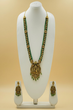 Load image into Gallery viewer, Temple Heritage Green Bead Necklace Set
